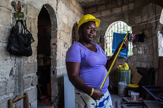 3-kvindelige-byggearbejdere-foto-vincent-tremau-oxfam680x453.jpg