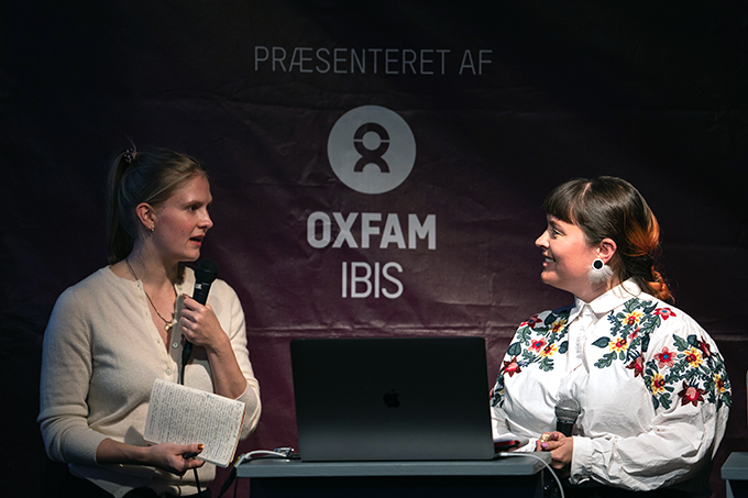 Emma Holten og Aká Hansen deler erfaringer og holdninger om feministisk aktivisme.