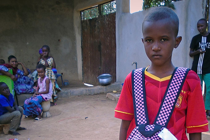 10-årige Ousmane Cisse er kommet i skole med hjælp fra Danmarks Indsamlingen. Det har givet ham et nyt håb for fremtiden. 