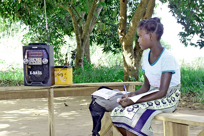 skoleradio-mozambique-juni-2020-foto-jeremias-benjamin-nana-680x453.jpg